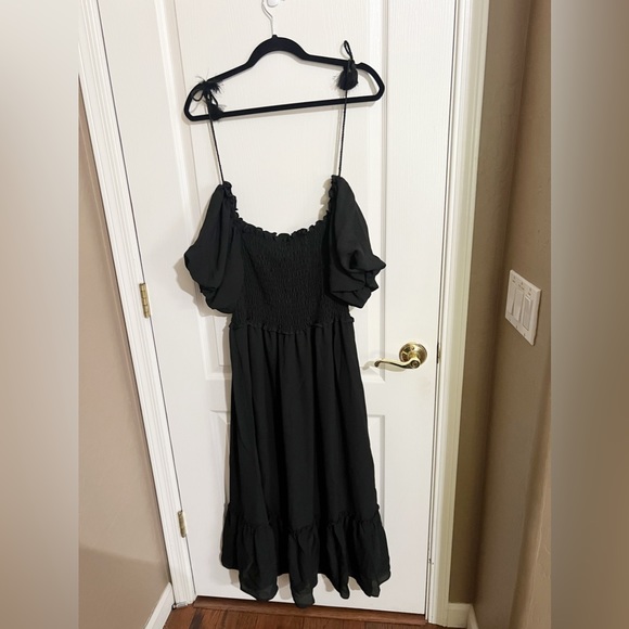 NWT MAX STUDIO Puff Sleeve Smocked Tassels Puff Sleeves Midi Dress in Black - Picture 6 of 9